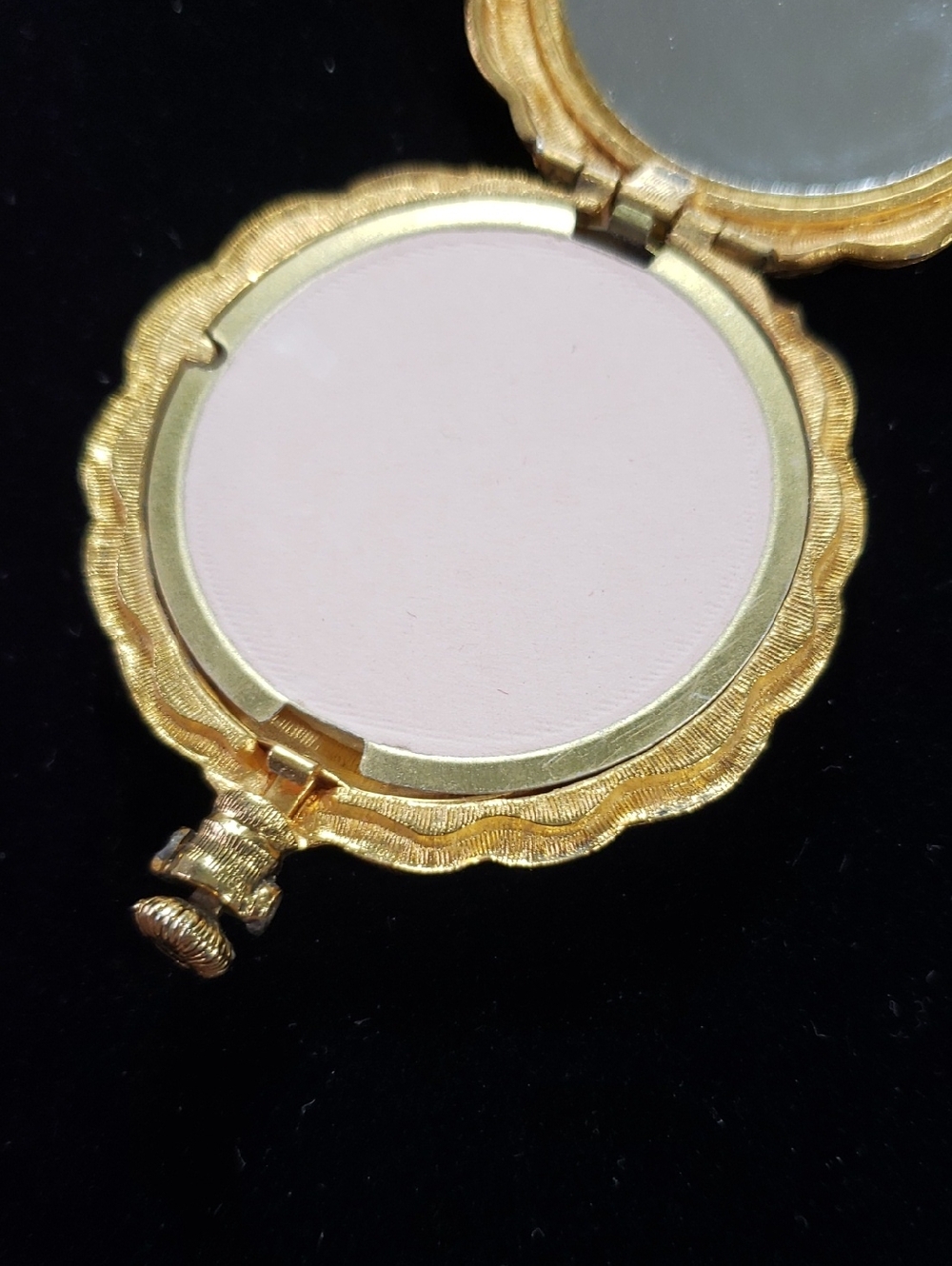 Max Factor Pocket Watch Style Powder Compact - Picture 5 of 6